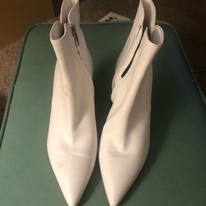 Gianvito Rossi white lather booties size 6.5